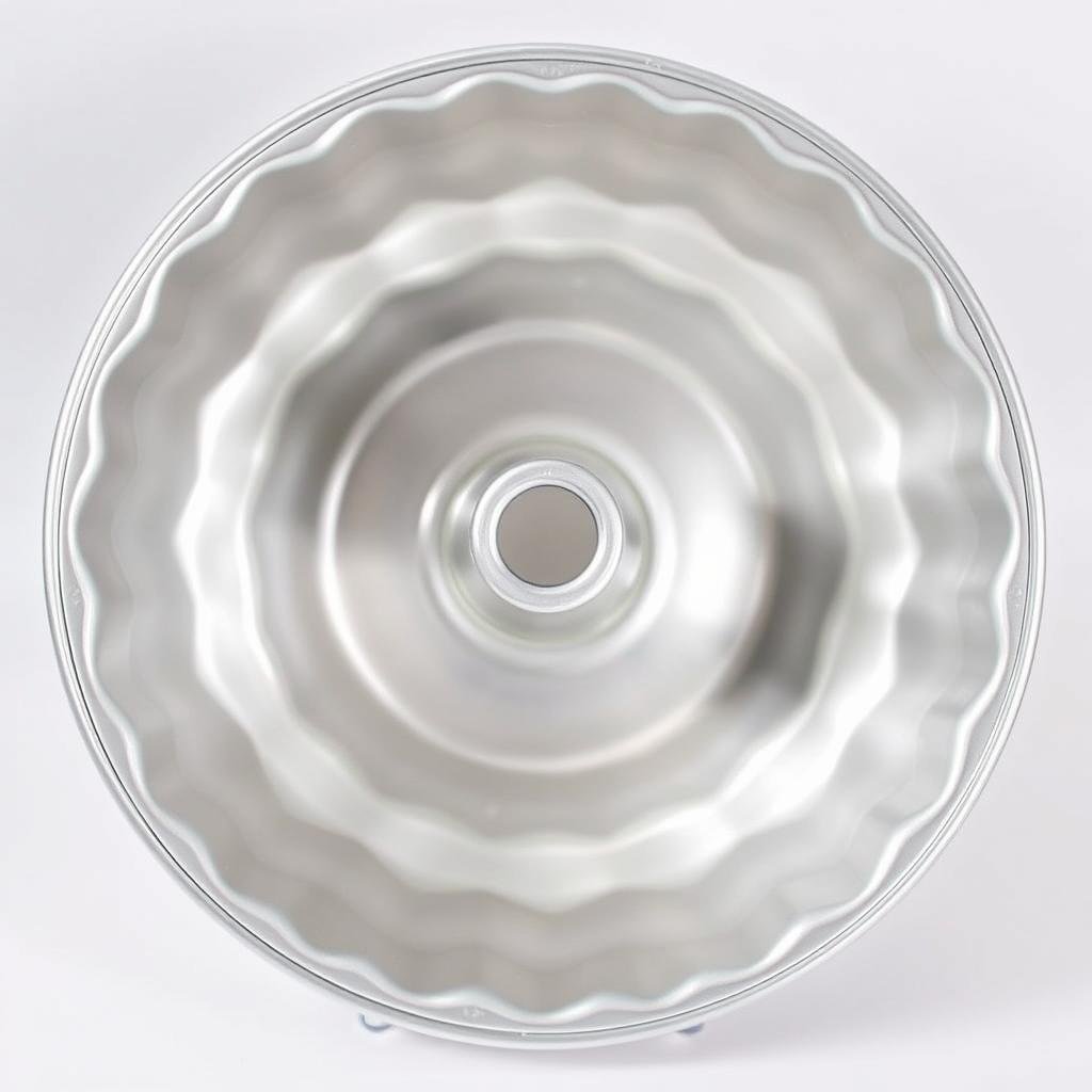 Angel food cake tube pan with removable bottom